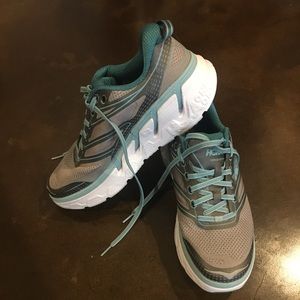 Women’s Size 9 1/2 Hoka Conquest 3